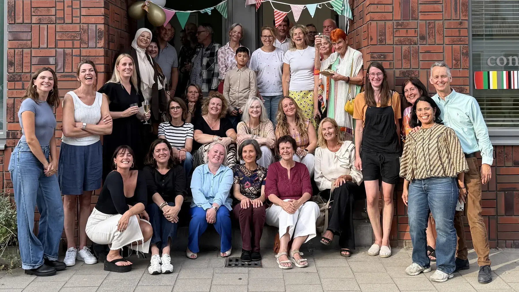 Het team van Conrado voor de vestiging aan de Papaverweg in Amsterdam-Noord